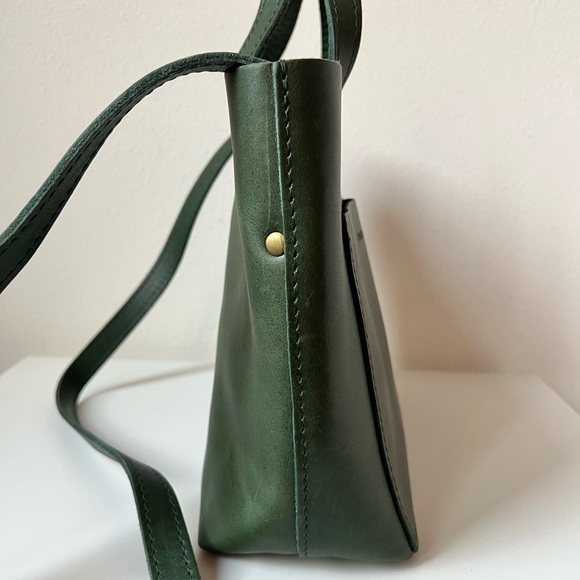 Portland Leather Green Crossbody Tote Bag - Picture 3 of 6